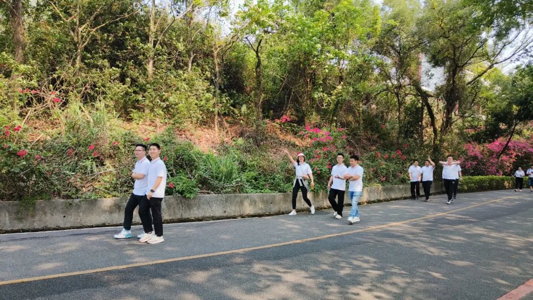 覽紅花湖美景，鑄藍(lán)柯路精神